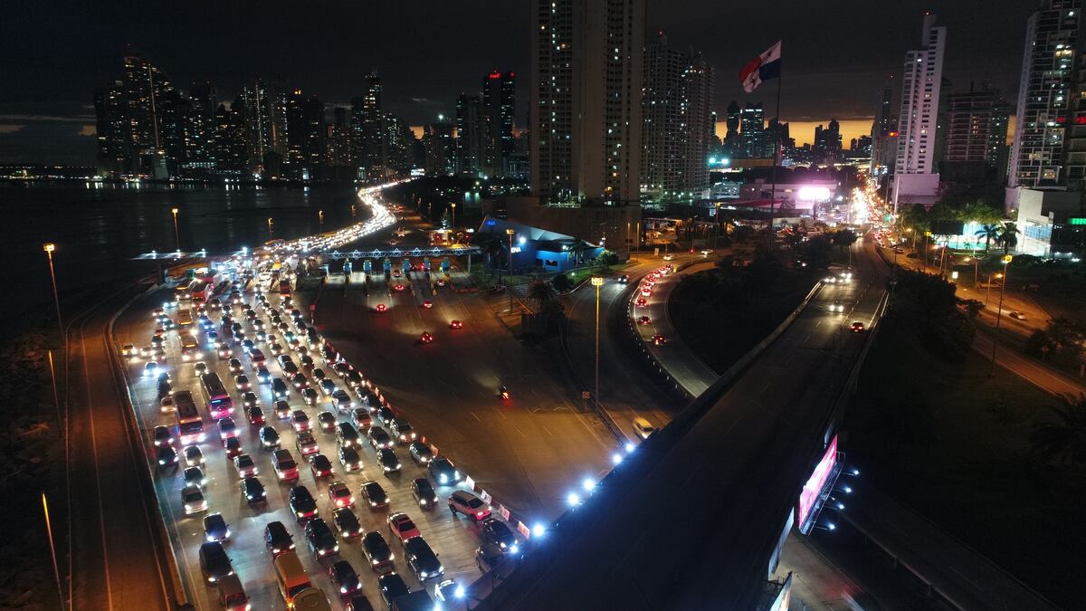 Editorial. El servicio de transporte y la movilidad caótica de diciembre en Panamá