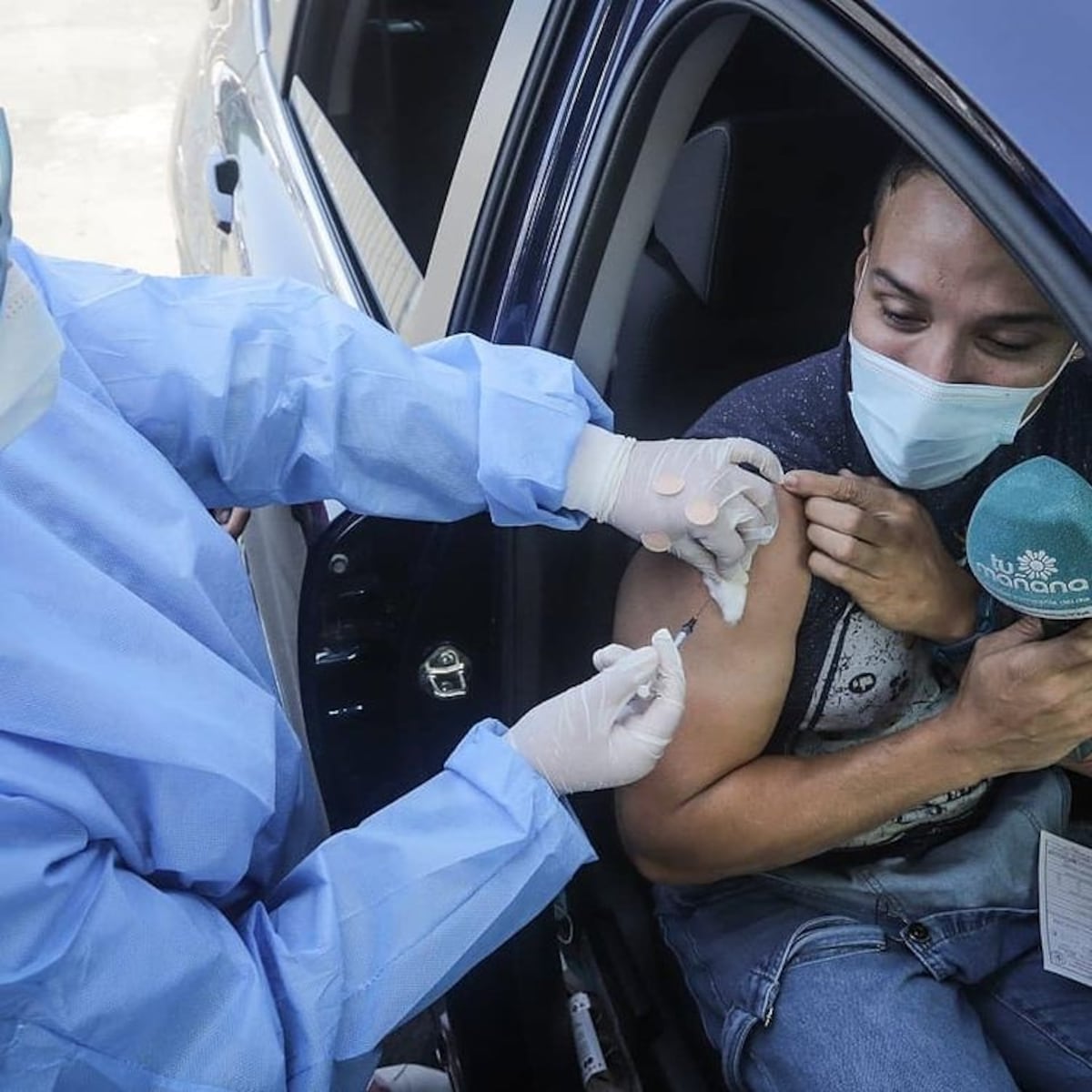 Presentadores de Tu Mañana se vacunaron con AstraZeneca contra la covid-19. Revelaron cuál fue su efecto secundario