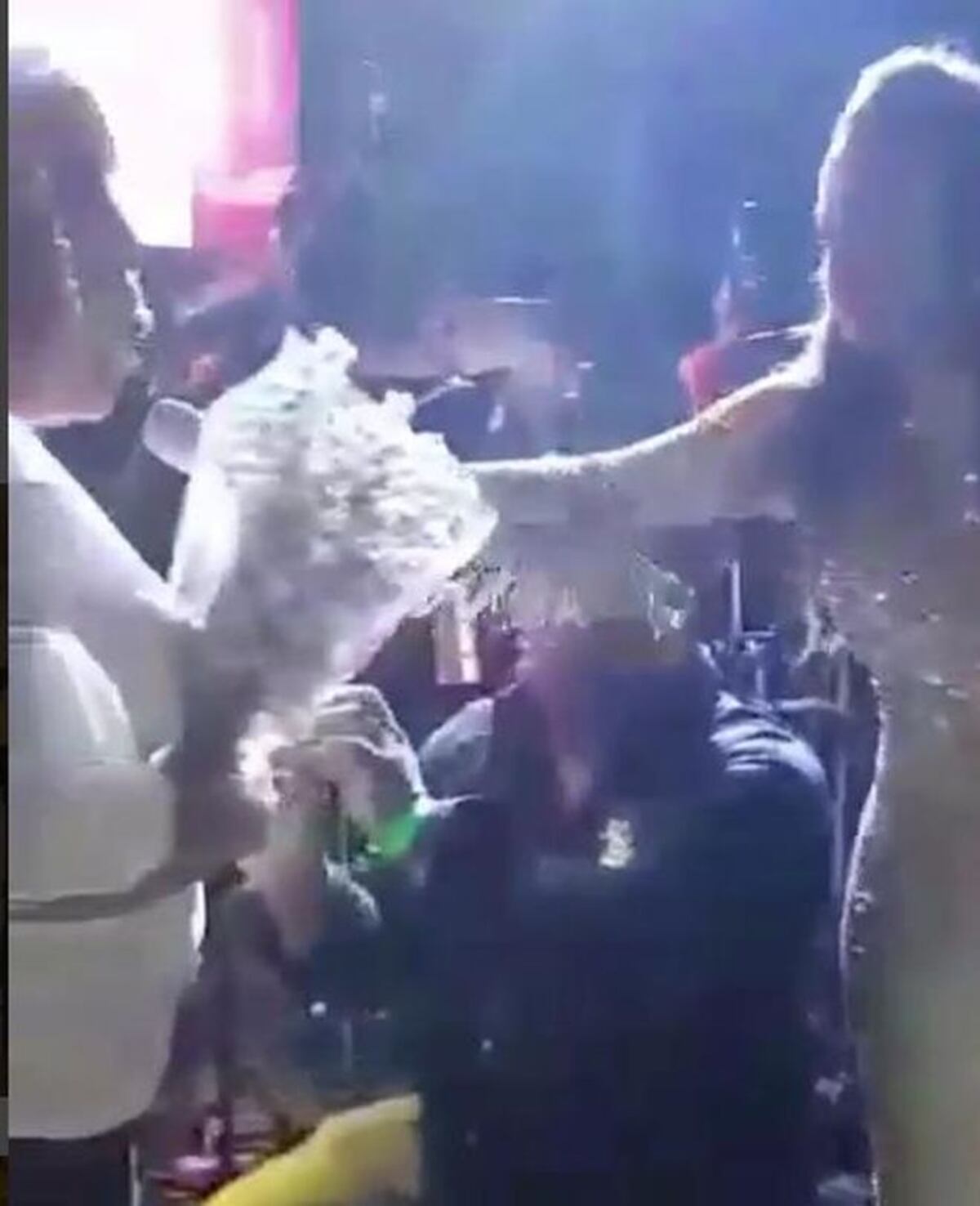 ¡OH MY GOD! Pedidera de mano y todo en baile de Samy y Sandra