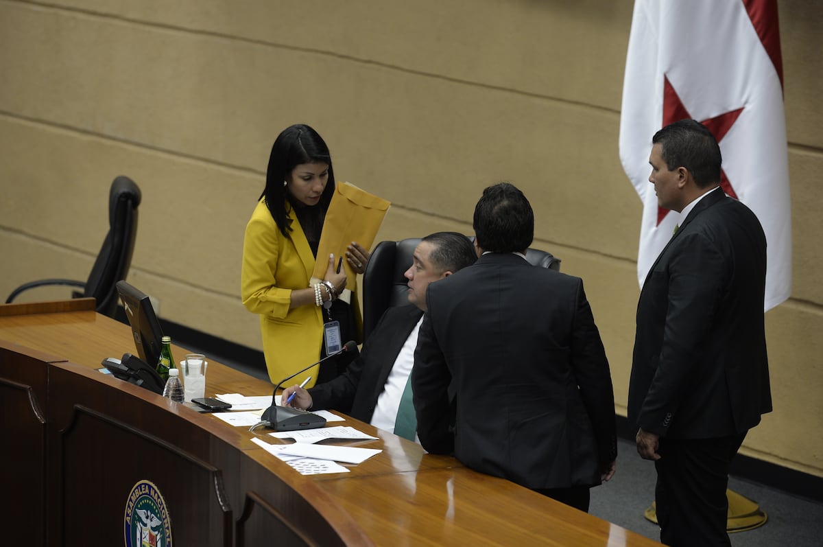 El Contralor Humbert no acudió al Pleno de la Asamblea