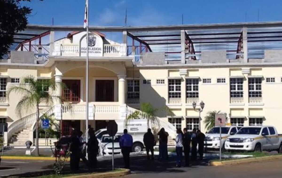 LE IMPUTAN CARGOS. A mujer por violencia doméstica a su pareja sentimental 