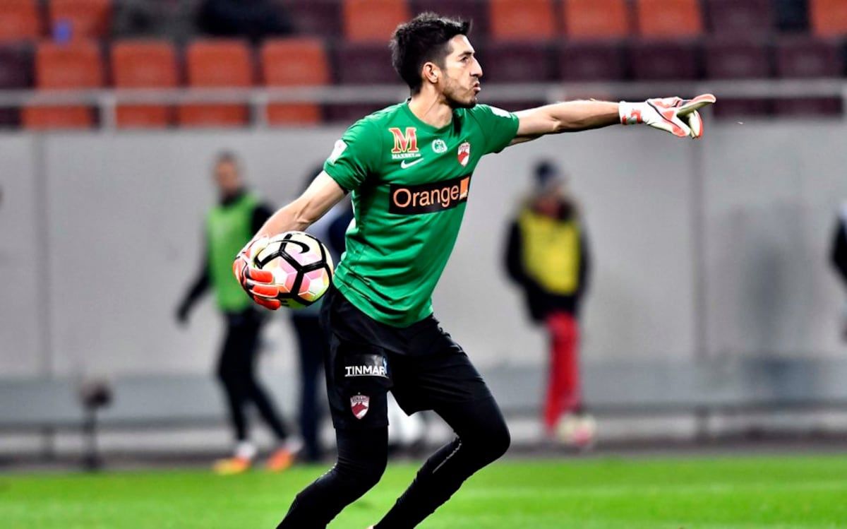 ¡TERRIBLE! Penedo no juega y el Dinamo se come 3 goles