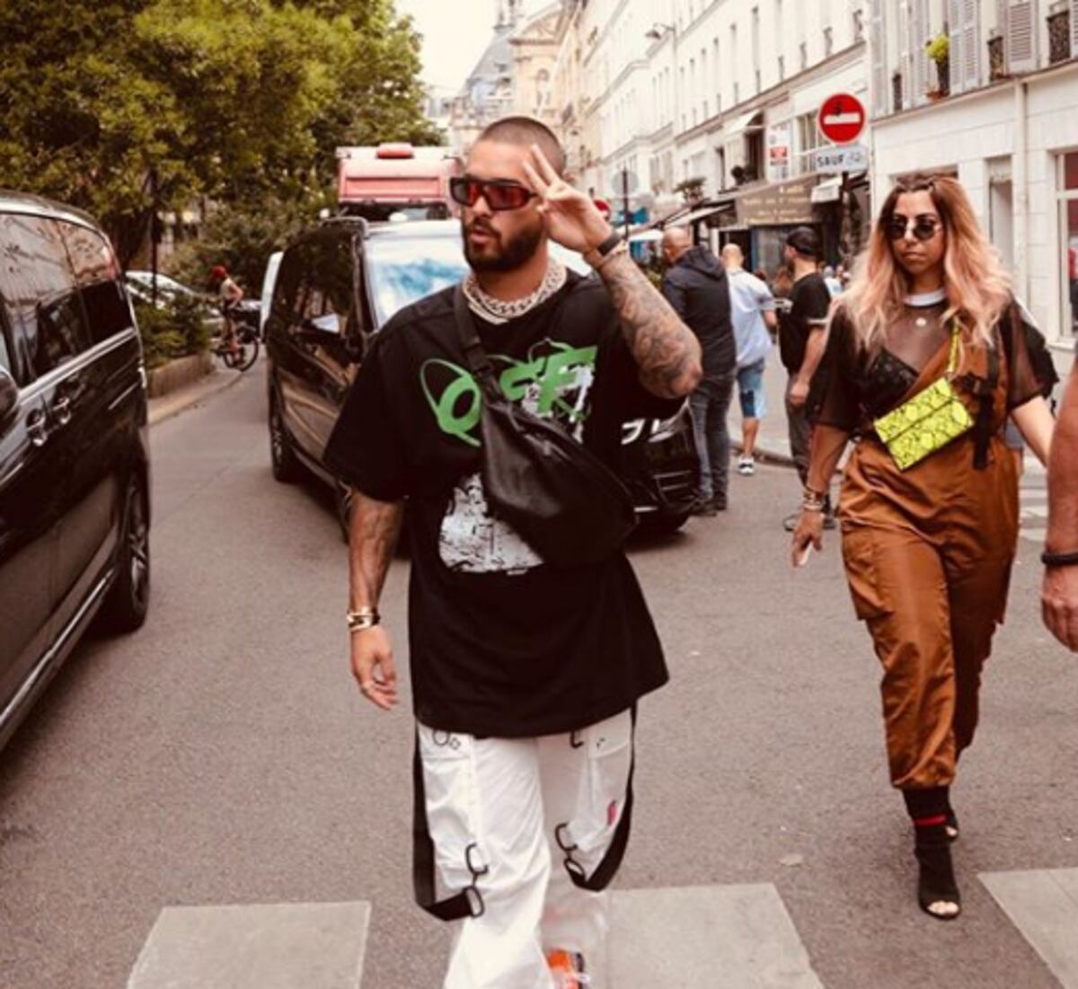 Bien tallaos los pelaos, Maluma y J. Balvin imponiendo tendencias en la Semana de la Moda en París