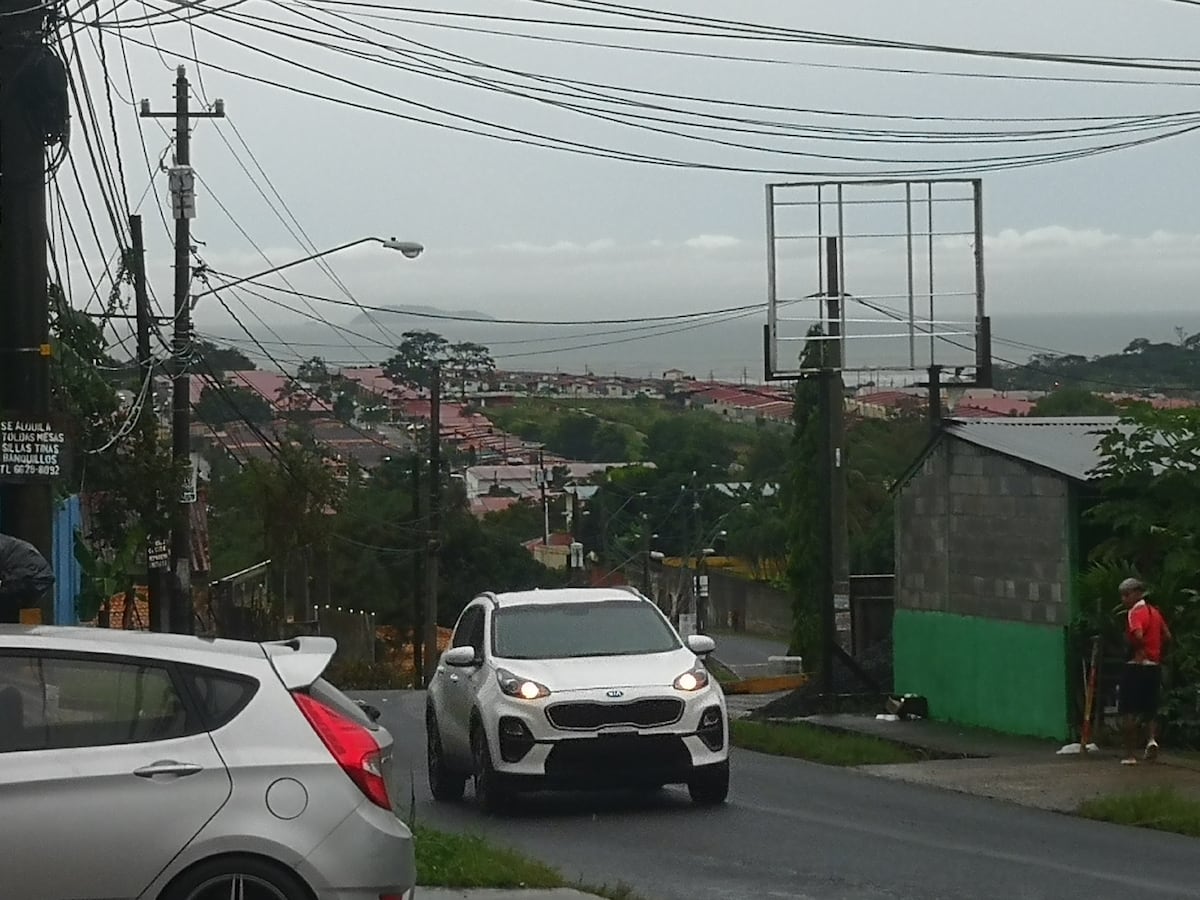 Puerto Caimito y Playa Leona están de aniversario, pero con pocos avances que celebrar