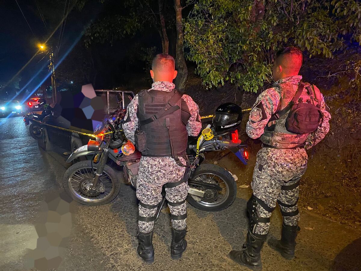 Video capta justo el momento del doble homicidio en una tienda en Pedregal. Buscan a pistoleros. Video