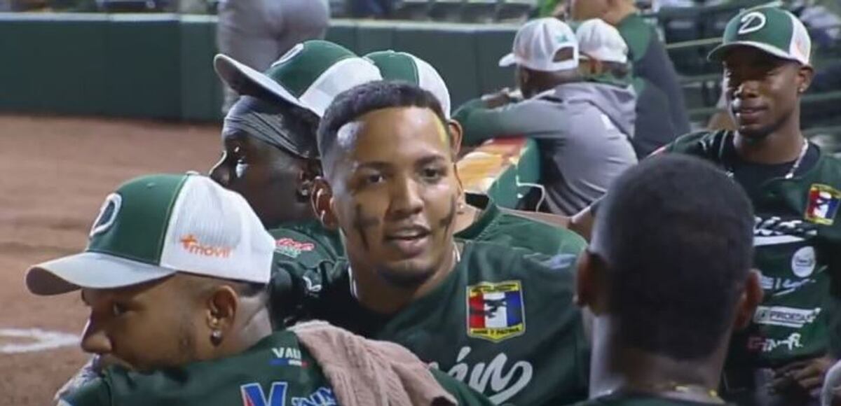 Erick Mordock conecta el primer jonrón en el Estadio Mariano Rivera