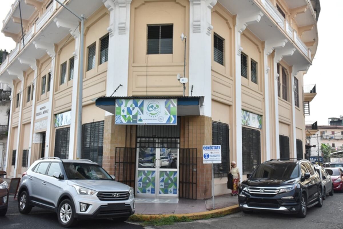 Centro de Bienestar Maximino Sáez de la CSS ofrece curso gratuito de guitarra para jóvenes asegurados