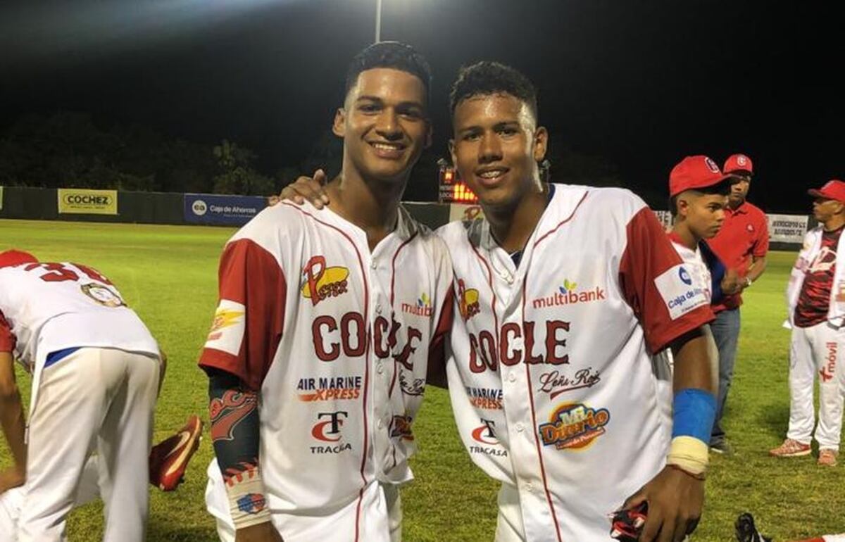 Leña Roja quema a los Vaqueros en el último episodio