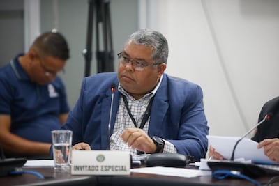 Otro funcionario que va por fuera: Renuncia director del Idaan