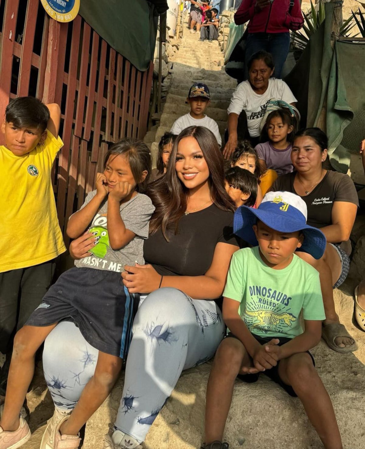 Gracie Bon, de OnlyFans, Lleva Ayuda a una Comunidad Desfavorecida en Perú