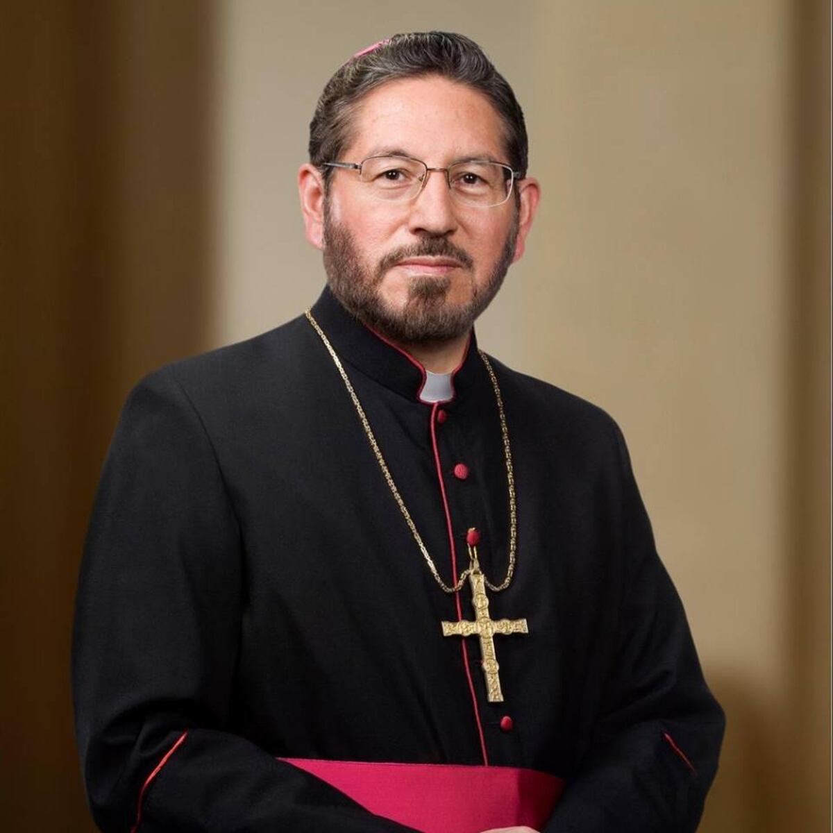 'Las mujeres se visten como varoncitos, ya no hay glamour': arzobispo de México