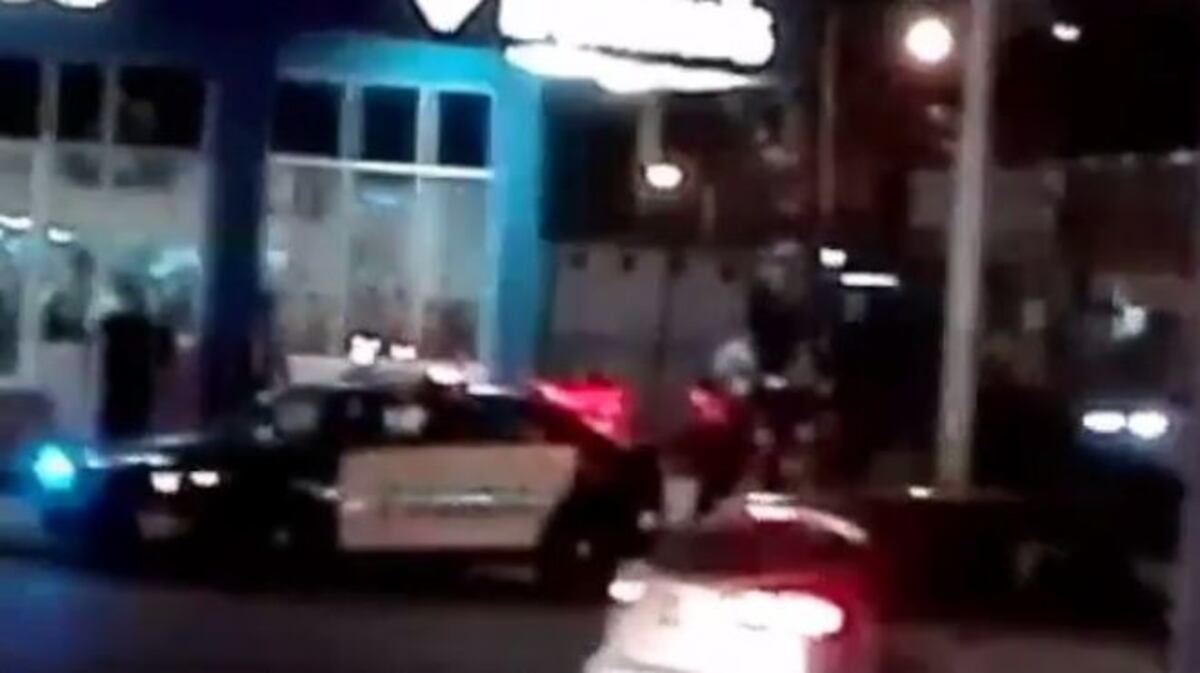 DIZQUE VIVO.Retienen a conductor que se dio a la fuga tras triple colisión|VIDEO