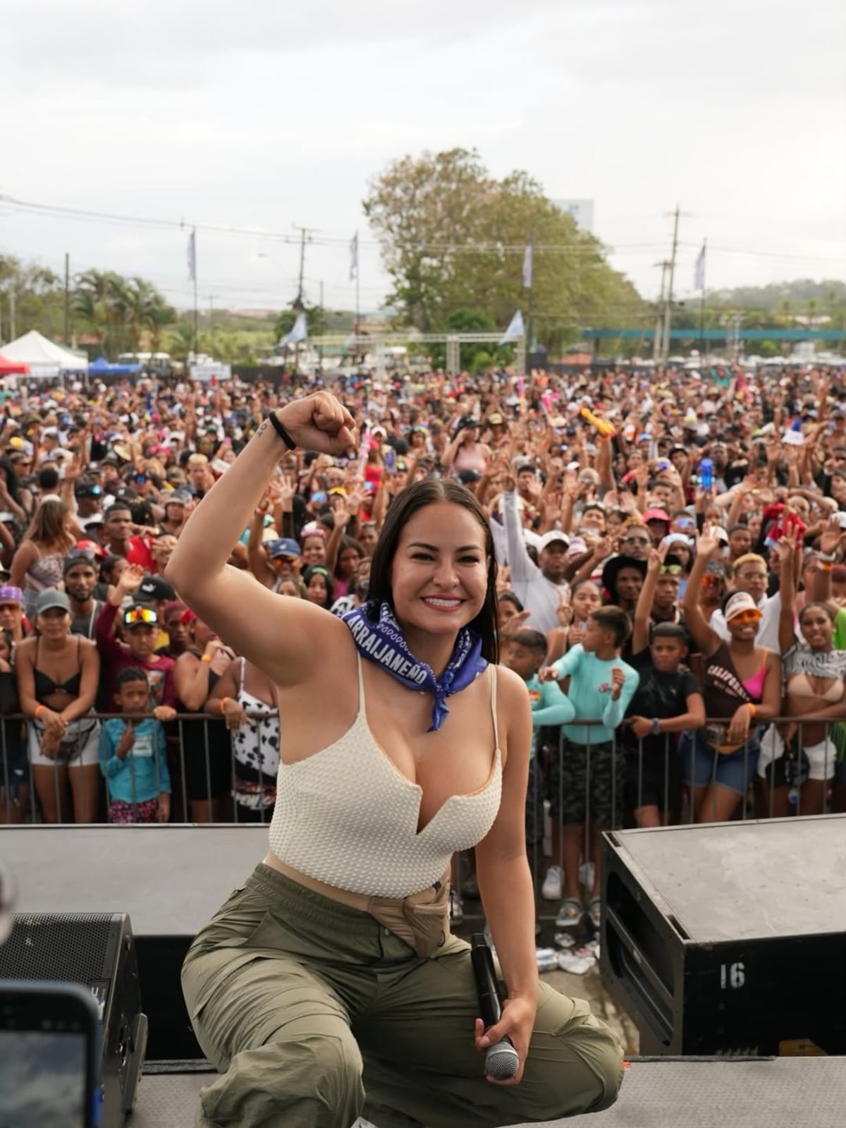 El ‘West’ prende la fiesta con culecos de día y noche