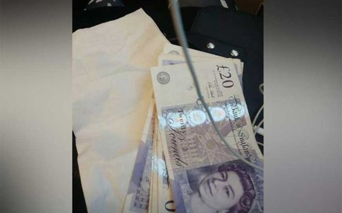 Pasajero de tren sorprendió de esta forma a estudiante dormida