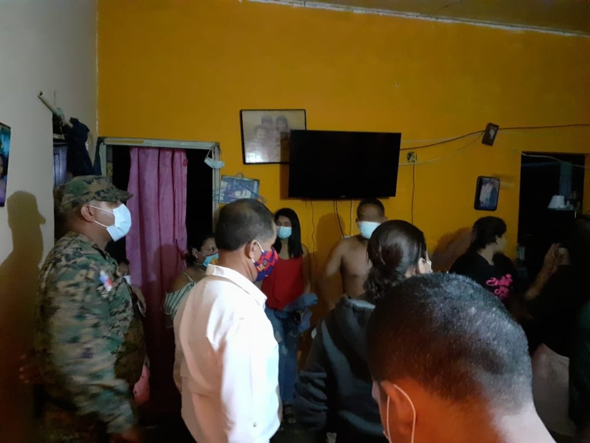 A ritmo de Tiempo de vals, de Chayanne, así cayó la Policía Nacional en una casa donde se celebraba un quinceaños en Barú