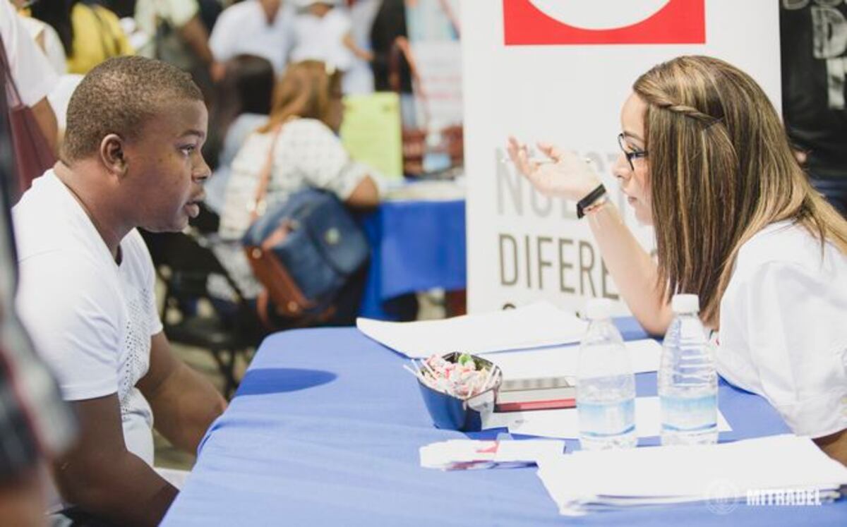 Miles de panameños acudieron a la feria de empleo del Mitradel 