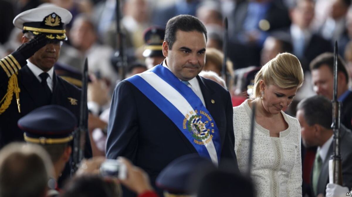 El expresidente salvadoreño que confesó haber robado $275 millones en su mandato