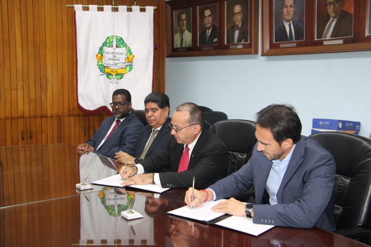 Universidad de Panamá firma contrato para la construcción de planos de la nueva Facultad de Medicina