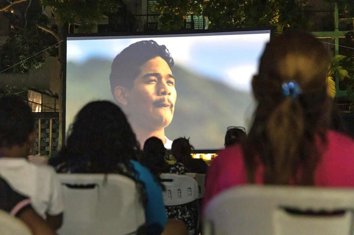 Familias disfrutan de cine al aire libre gracias al proyecto ‘Cine Cultura en tu comunidad’