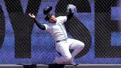 Jasson Domínguez se lesiona en espectacular atrapada en triunfo de los Yankees