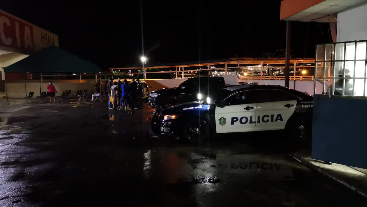 Tiro a la cabeza. Lo asesinan en medio de una fiesta Chilibre. Video