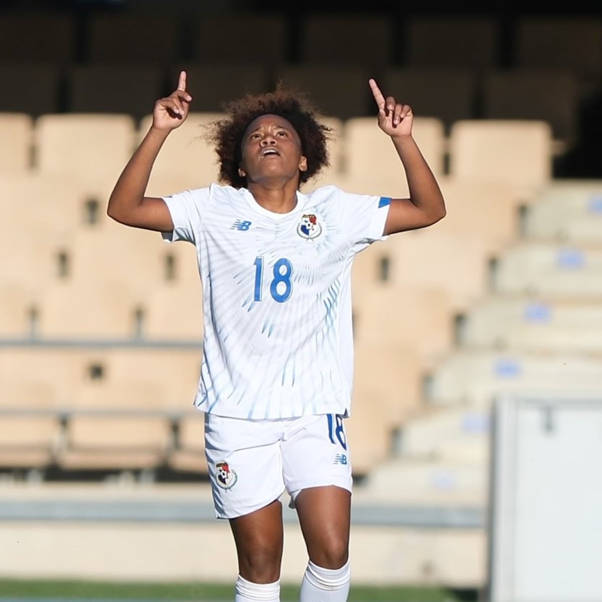 Nuestra selección femenina honra a la patria goleando a Venezuela en amistoso