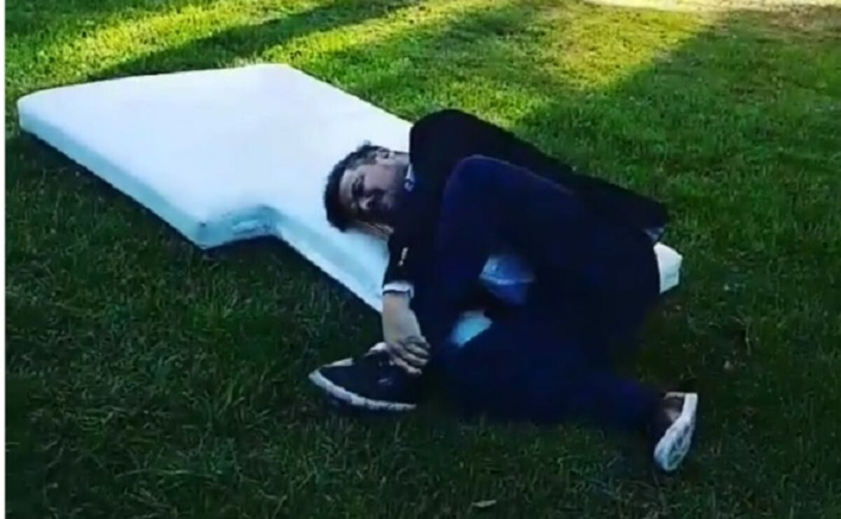 ¡Pa'l hospital! Periodista intentó imitar la chilena de Cristiano y terminó mal