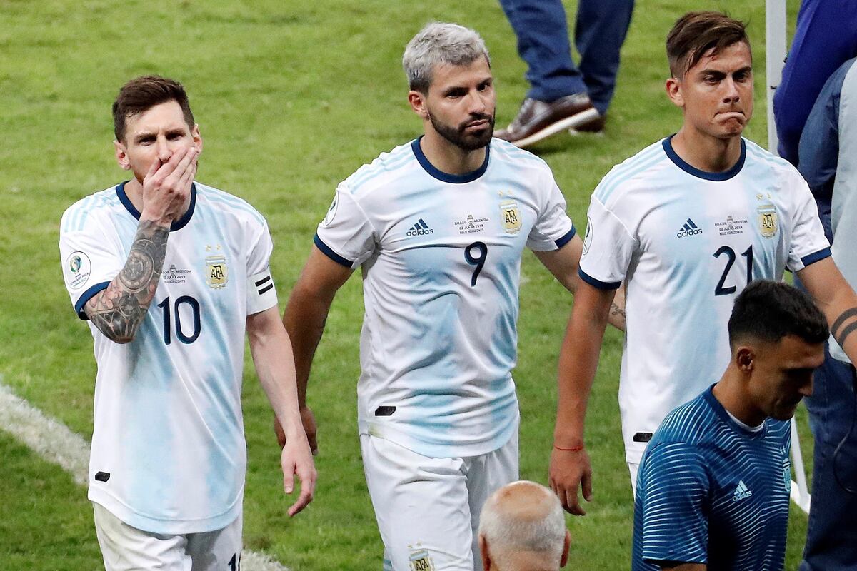 Argentina culpa a los árbitros de su eliminación en Copa América