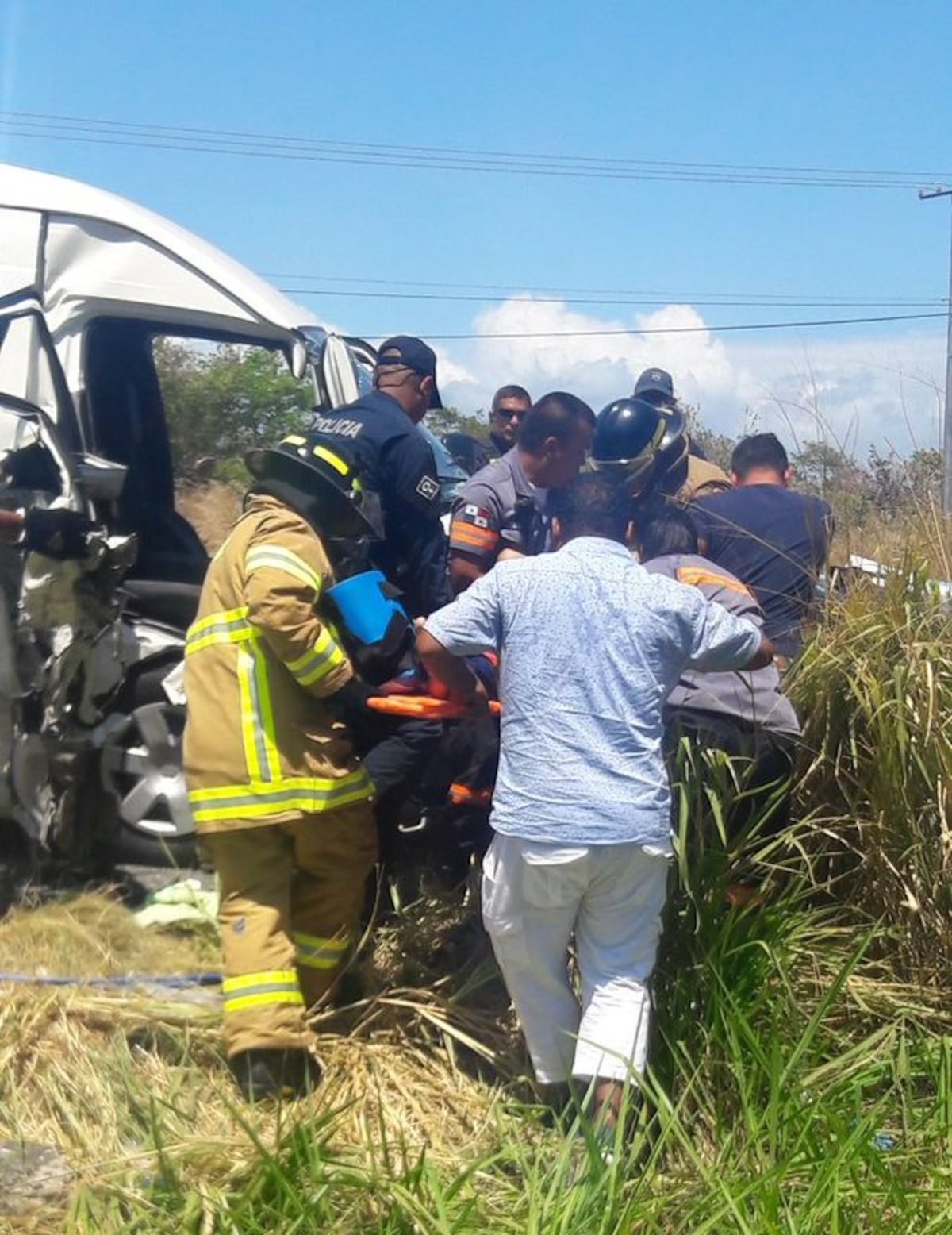 ¡AY, DIOS! Bus con devotos de Atalaya impacta de frente+FOTOS