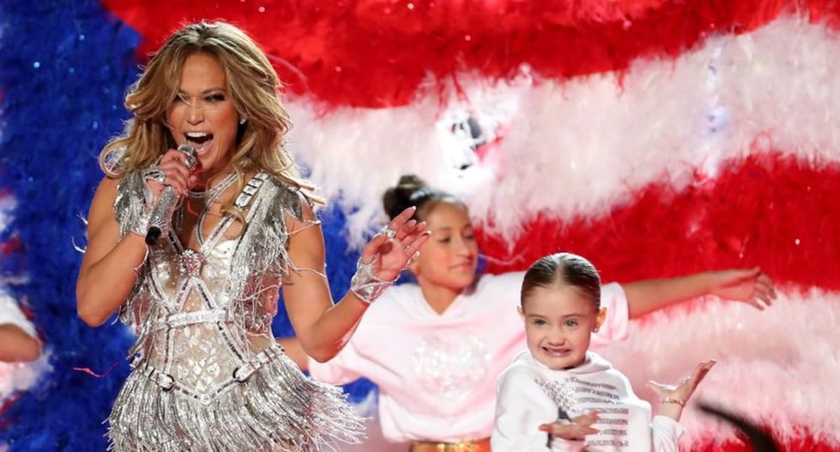 Hija de JLo y Marc Anthony triunfó en su début en el Súper Bowl