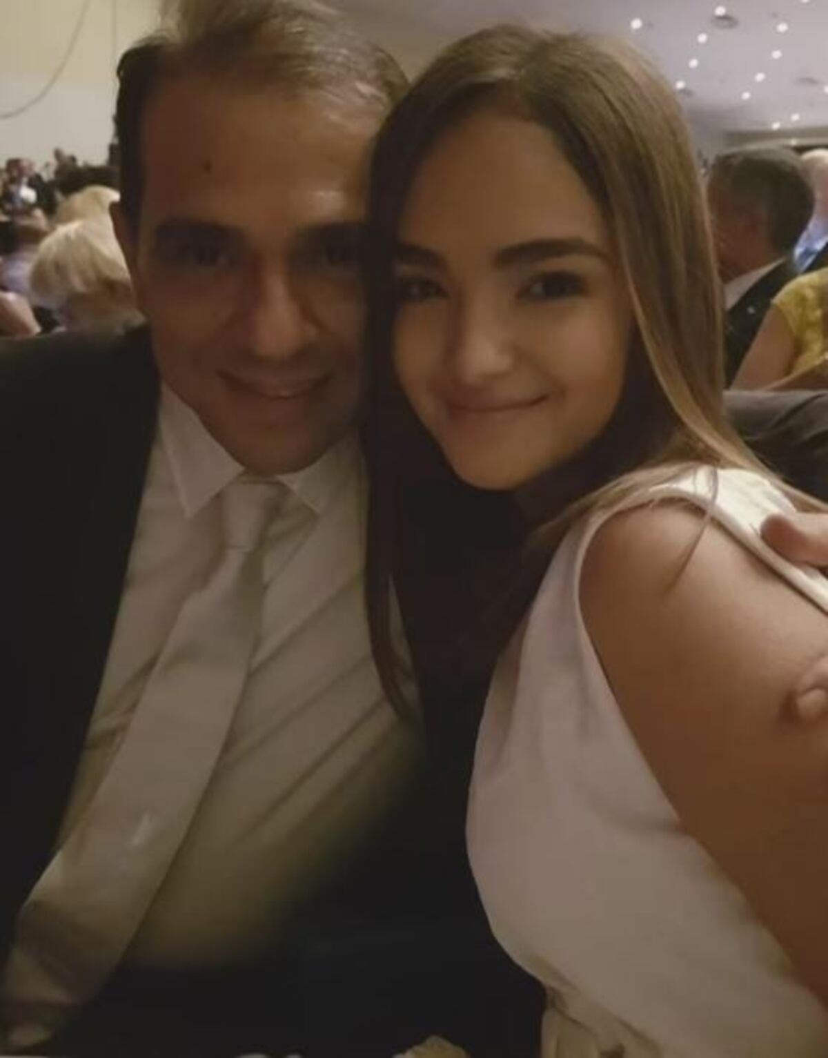 ¡Se armó la gorda! Sobrinita de Nito  Cortizo y hasta influencers agarrados con los ‘billetes’ de auxilios económicos