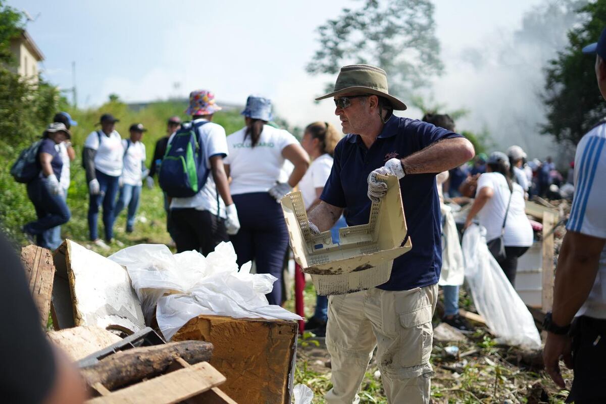 ‘Panamá se está ahogando en basura’: Juan Carlos Navarro urge a la acción en jornada de limpieza