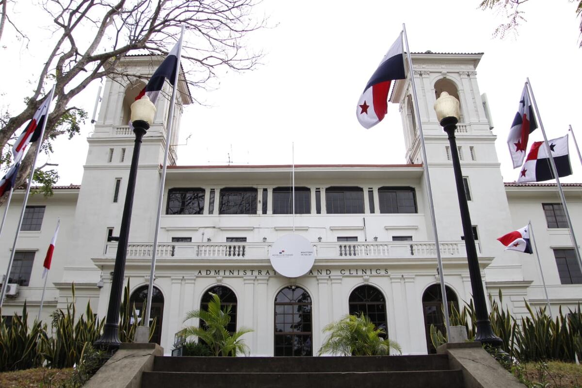 Extienden vigencia de los permisos de operación a los laboratorios clínicos y de alimentos   