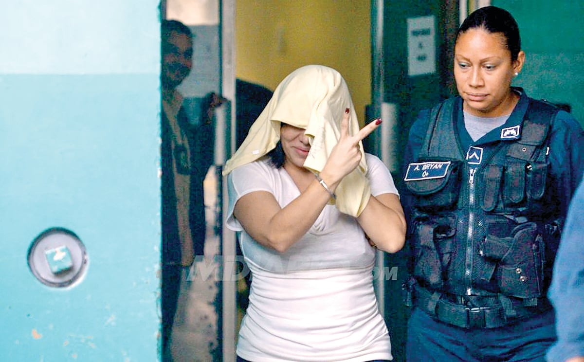 Le echan 50 años de prisión a abogada asesina