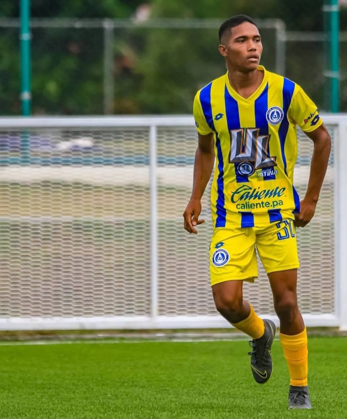 Condenan a 19 años de prisión a joven dominicano por asesinato de exfutbolista panameño