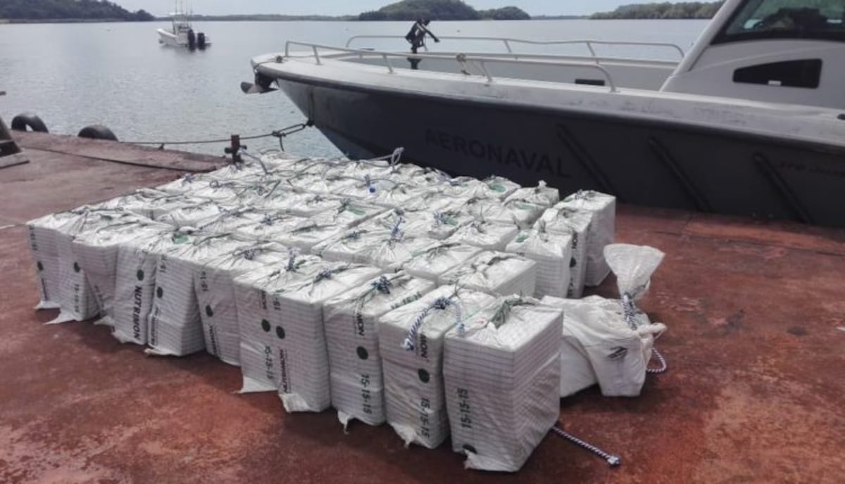 Cerca de isla veragüense narcos sueltan gran cantidad de droga al mar