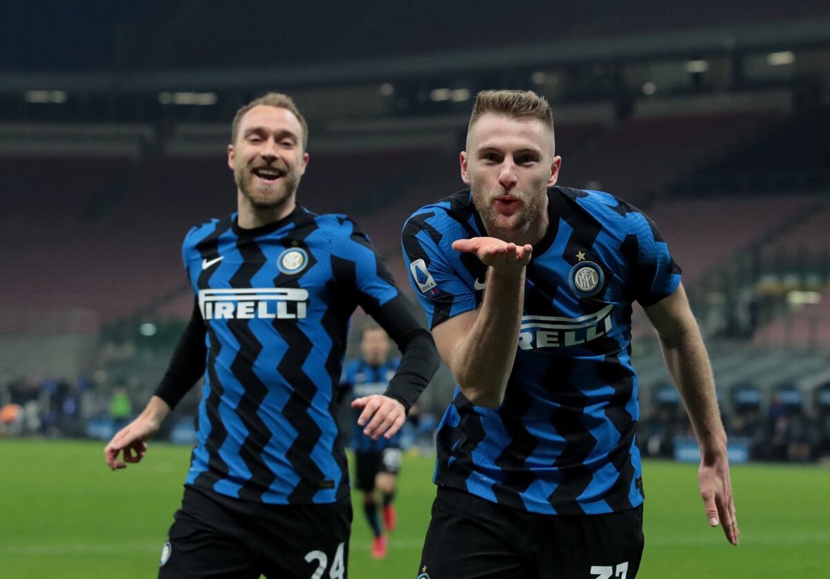 El Inter sufre pero vence a Atalante y mantiene ventaja en la Serie A