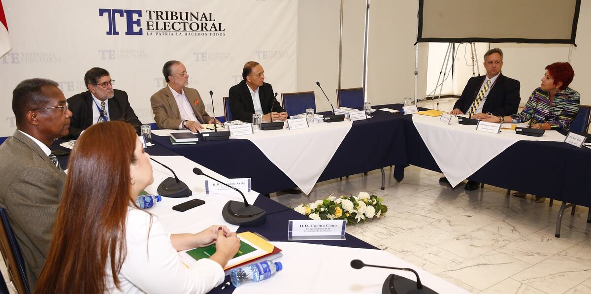 Van las reformas constitucionales, empezarán por Bocas del Toro