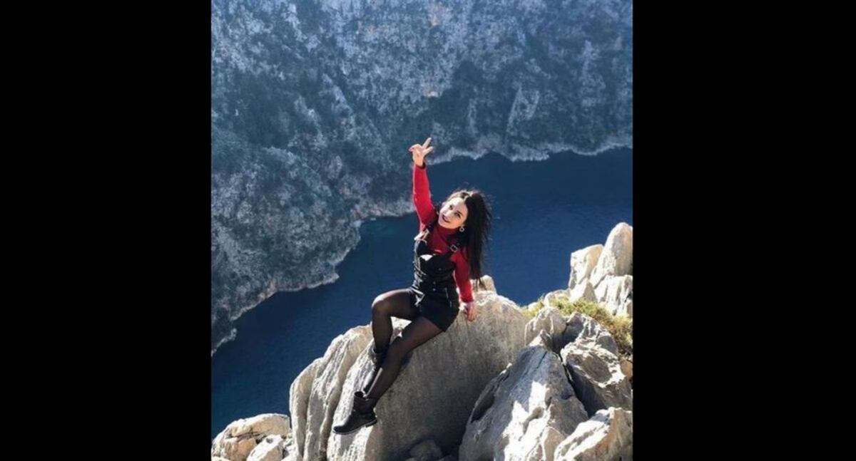 Se hizo un selfie y murió al caer por el acantilado mientras celebraba el fin de la cuarentena del coronavirus
