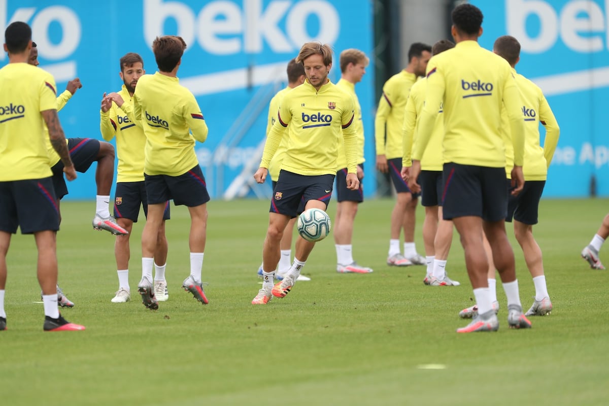 Jugador del Barcelona es separado de la plantilla tras saltarse el protocolo sanitario