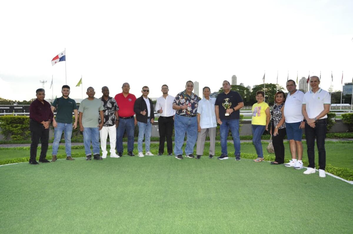 ‘Verissima’ brilla en el Hándicap Panasystems y dedica su triunfo a la educación panameña