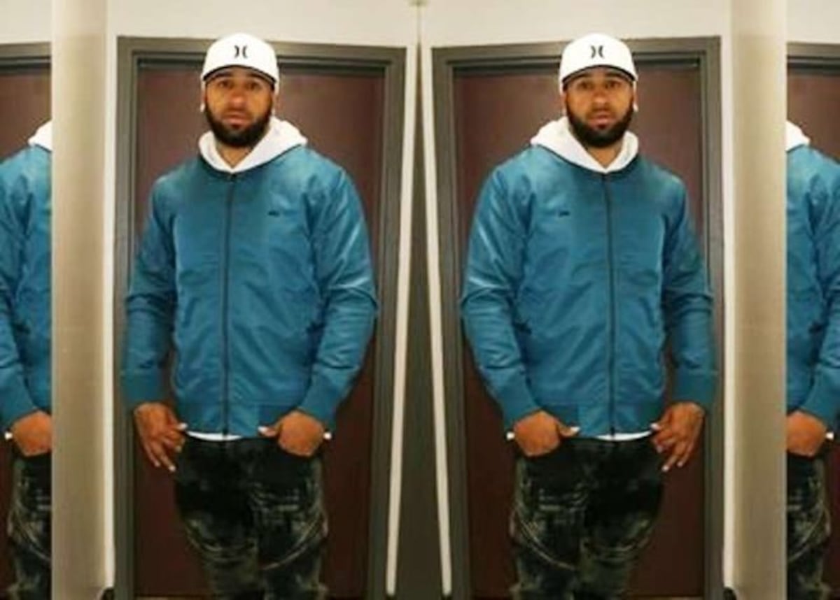 Su último trago. Asesinan a rapero desde auto en movimiento frente a un bar 