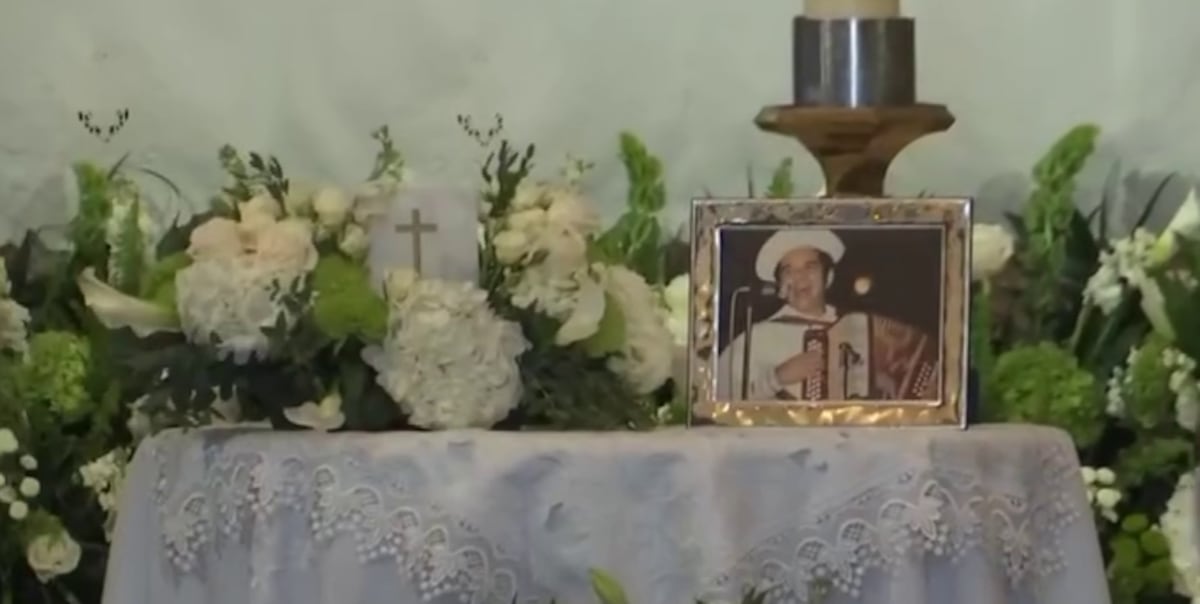 Familiares, amigos y figuras de la música típica despiden a Yin Carrizo en el Santuario Nacional