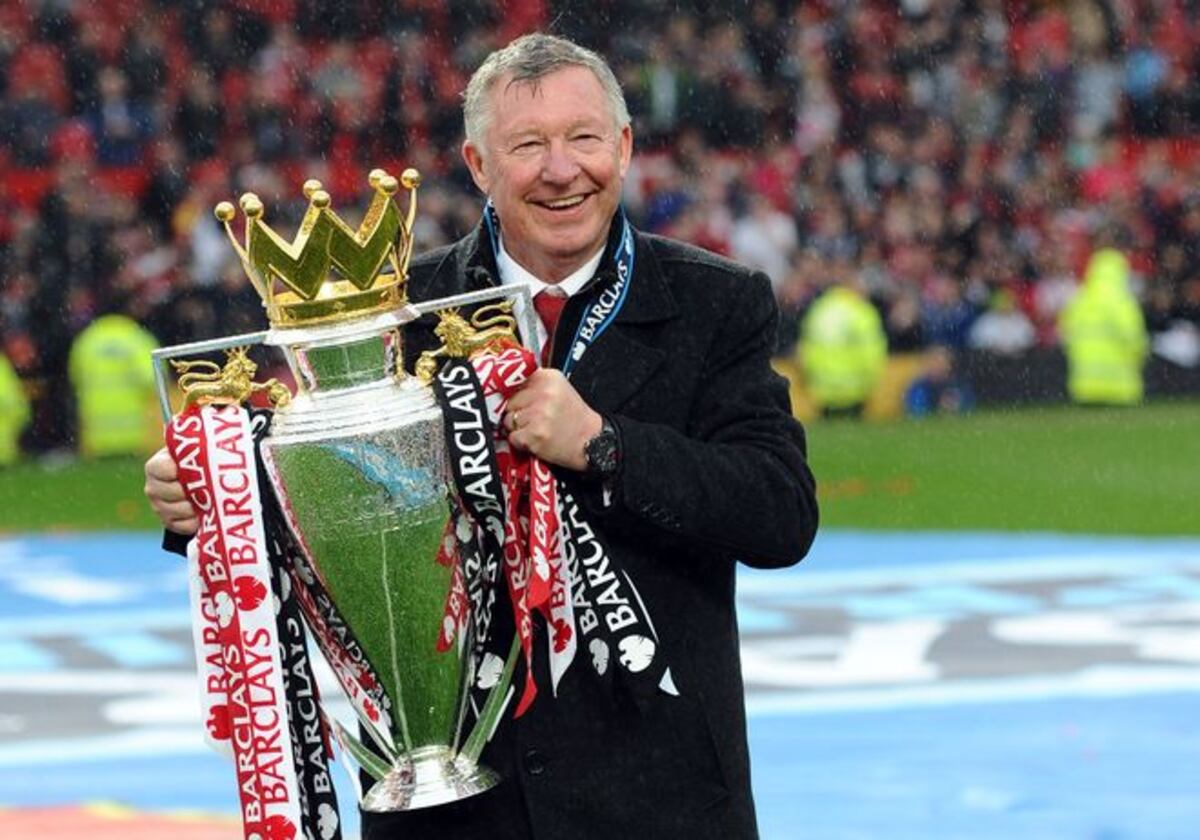 El legendario técnico del fútbol inglés Sir Alex Ferguson sale del coma