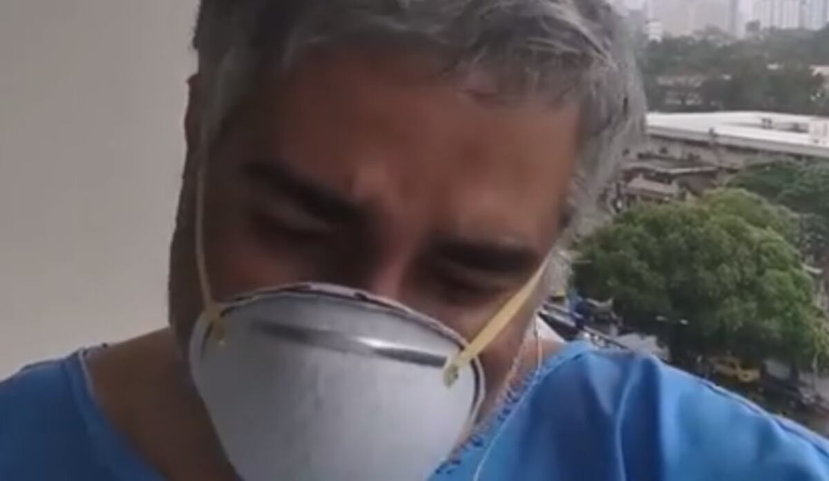 Periodista de TV se emociona hasta el llanto al ser dado de alta, venciendo al coronavirus. Video