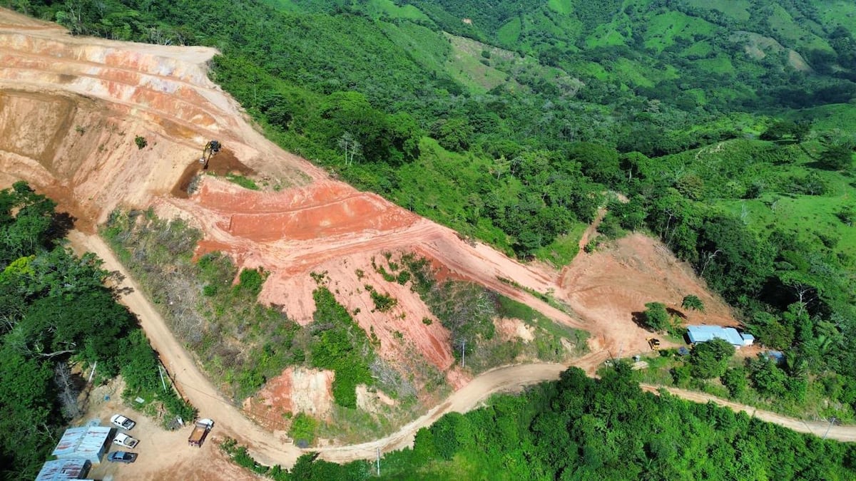 Trabajos en El Tijera devuelven esperanza a productores: la vía avanza y ya suma 18% de ejecución