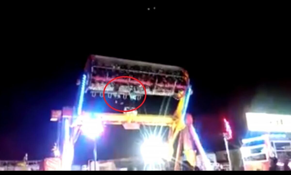 Madre muere al caer de un aparato mecánico y su hija está grave (VIDEO)