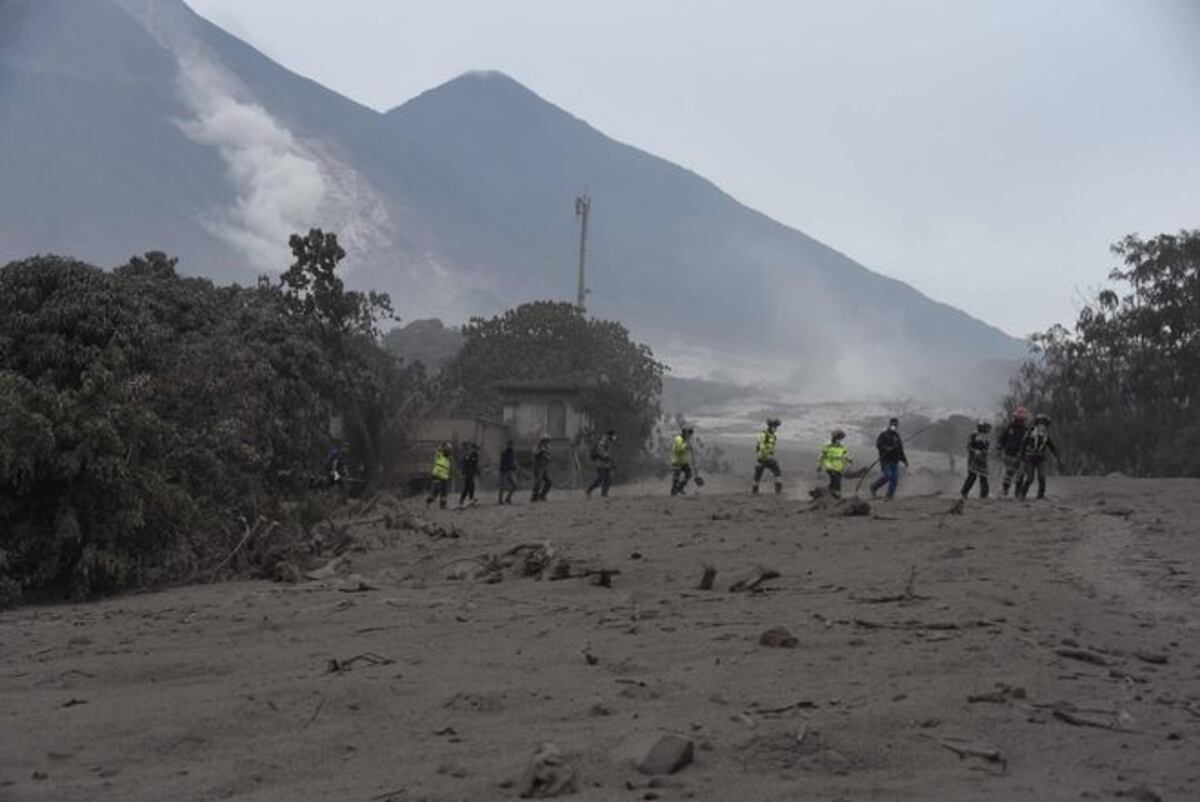 Luego de la fuerte erupción del Volcán de Fuego Guatemala sufre sismo