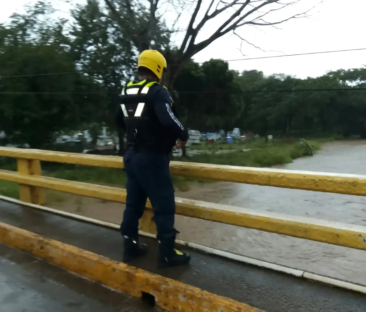 Tonosí se ahoga entre lodo y lluvia: así golpea el huracán Melissa a Los Santos y Veraguas 