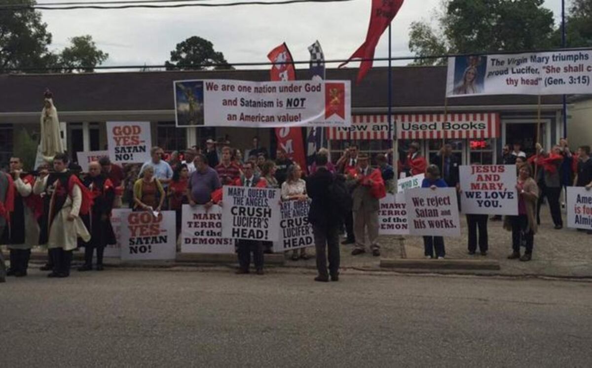 Protestan ante posibles desalojos